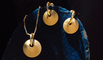 La magie de la Saint-Jean : lumière, nature et bijoux qui perdurent