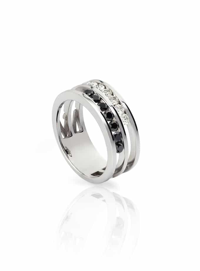 WESSELTON RING W-LINES BLACK&WHITE, WHITE GOLD AND DIAMONDS-001
