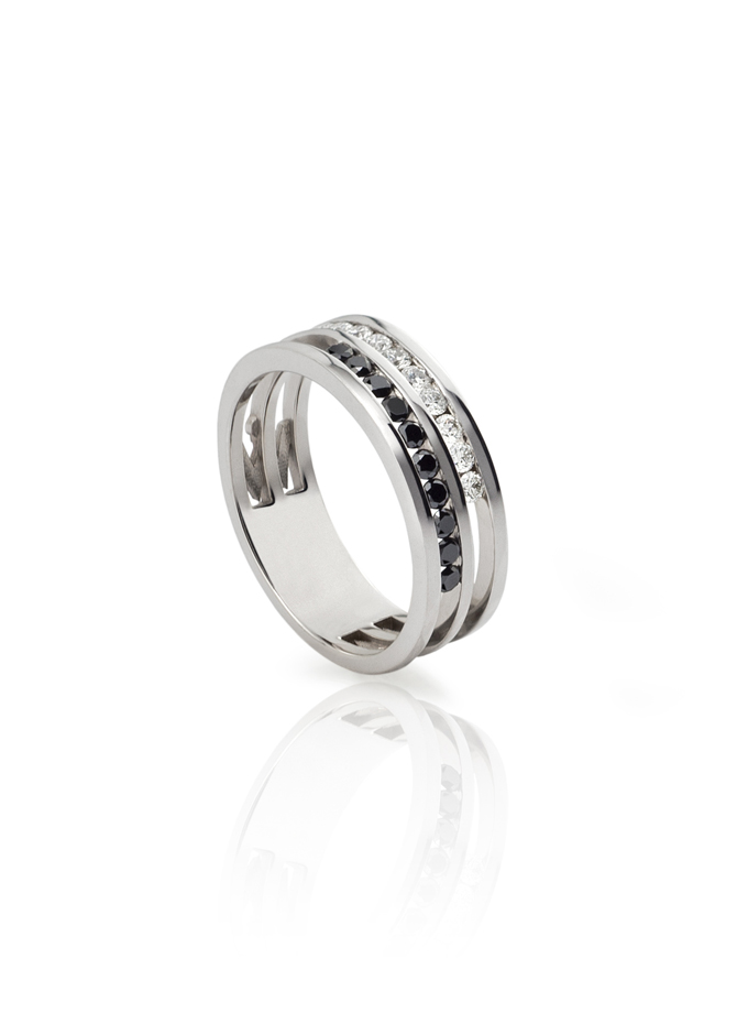 WESSELTON RING W-LINES BLACK&WHITE, WHITE GOLD AND DIAMONDS-001