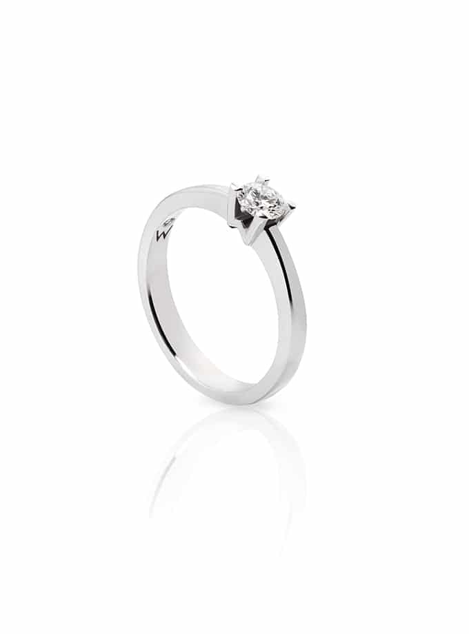 CLASSIC SOLITAIRE W DIAMONDS WESSELTON