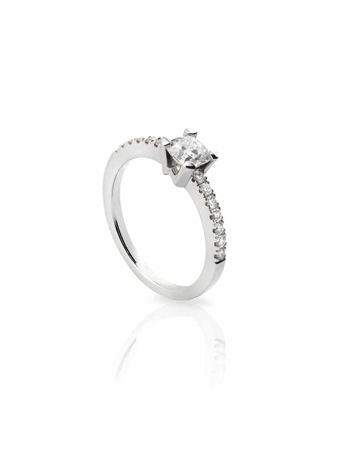 SOLITAIRE BAGUE WESSELTON W COLLECTION OR BLANC ET DIAMANT TAILLE DE COUSSIN-001