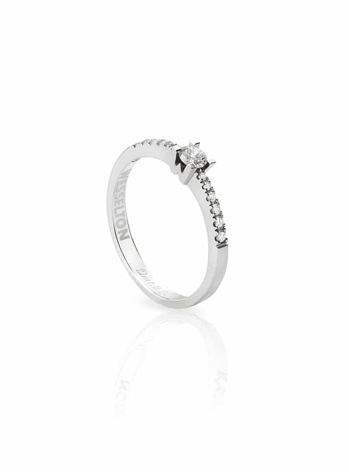 WESSELTON W-SOLITAIRE COLLECTION WITH PAVÉ IN WHITE GOLD AND DIAMOND-001