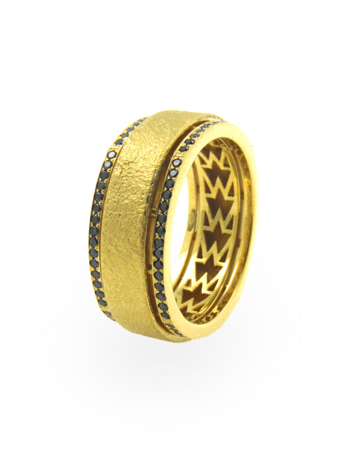 ANILLO W-LINES ORO AMARILLO Y DIAMANTES NEGROS