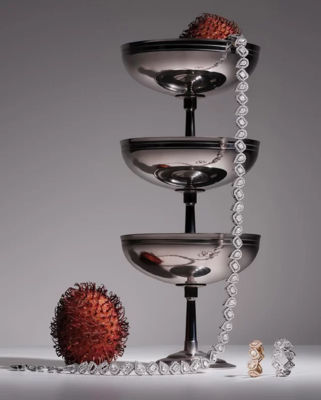 Brillants, audaçes, modernes. Les joies de Messika han redefinit el llenguatge del luxe contemporani, i a WESSELTON celebrem la seva presència al nostre univers.

Des de l'icònic Move, amb diamants en moviment que simbolitzen l'amor en totes les etapes, fins a creacions que combinen or, geometria i lleugeresa amb una elegància sense esforç, cada disseny de Messika és una declaració d'estil.

Busques una peça única? A WESSELTON trobaràs els models més desitjats de la marca.

💎 Vine a descobrir la joieria parisenca que va conquistar el món.
Disponible a WESSELTON.

www.wesselton.net

#WESSELTON #Joieria #Platjadaro #CostaBrava